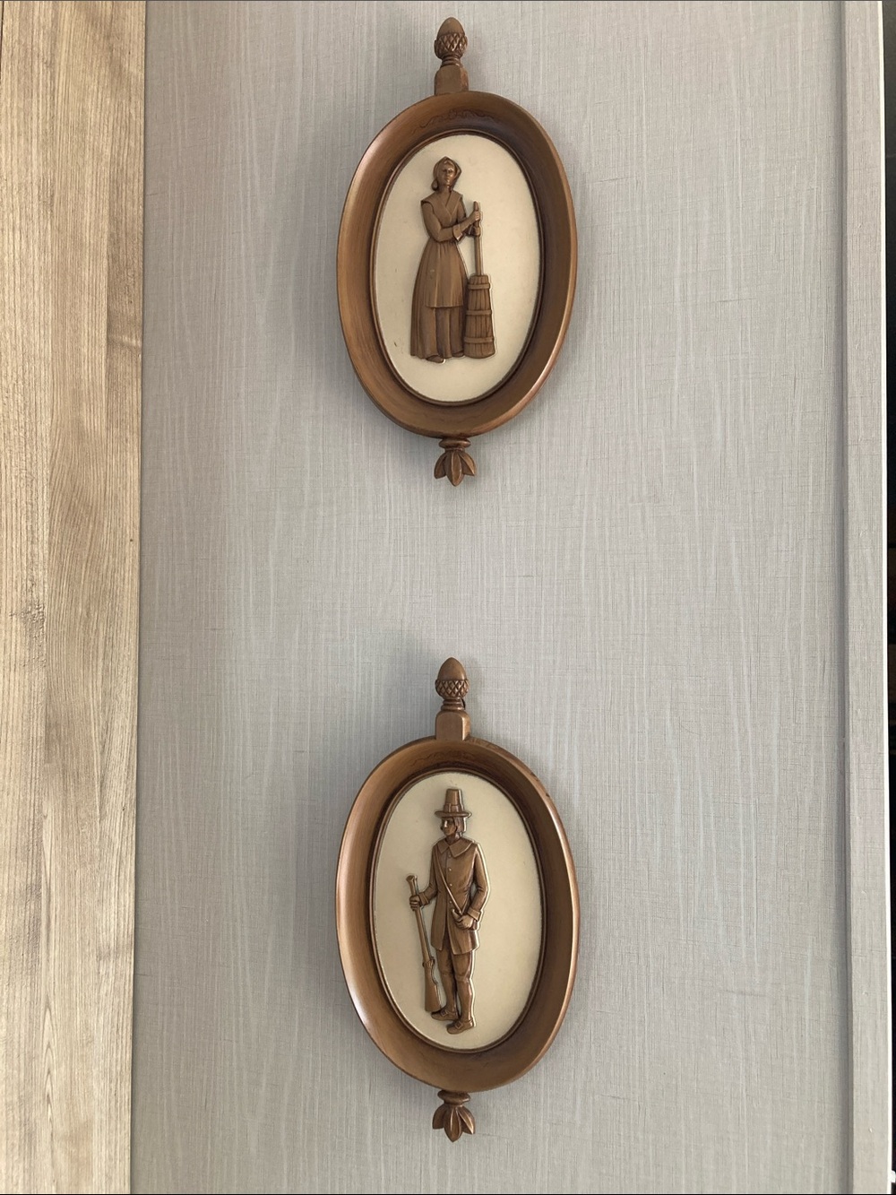 Vintage Syroco Puritan Pilgrim Wall Plaques, Mid-Century Colonial Decor